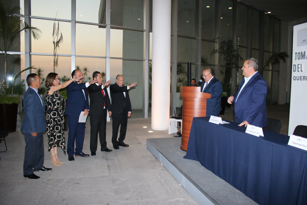 Tomé Protesta al nuevo Comité Directivo del Club SKALL, encabezado por Alberto Barroso Liñán. Felicito la gestión que realizó hasta el día de hoy a Emilio Castellanos. Sigamos trabajando juntos para impulsar a nusstro estado como un destino turístico de excelencia. ¡Enhorabuena!