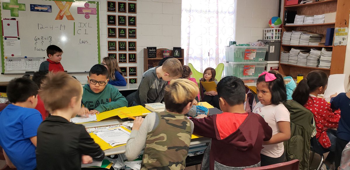 KinderMC2's tweet photo. We love working with our 4th grade friends! Today they helped us with our personal mission statements. @KinderMC2 @MC2Elementary @4Gmc2 #workingtogth #missions #goals https://t.co/g4jmu35kr9