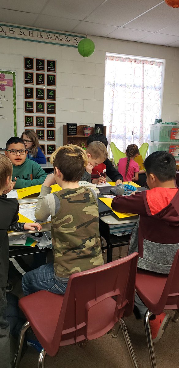 KinderMC2's tweet photo. We love working with our 4th grade friends! Today they helped us with our personal mission statements. @KinderMC2 @MC2Elementary @4Gmc2 #workingtogth #missions #goals https://t.co/g4jmu35kr9
