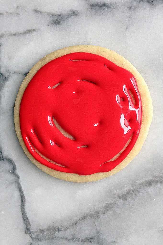 FoodalBlog's tweet photo. Decorate Holiday Cookies Like a Pro: The Ultimate Guide to Royal Icing https://t.co/izLSXokRhk #NationalCookieDay #holidaybaking #sugarcookies #cookiedecoratingtips #royalicing #bakingtips https://t.co/yAFpGAkMRY