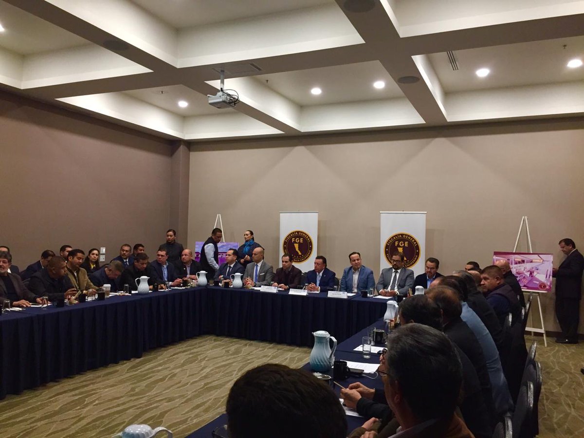CDEMexicali's tweet photo. Se reune sector empresarial de Mexicali con nuevo Fiscal General del Estado, Juan Guillermo Ruíz Hernández

https://t.co/4Vr0qo0Vx8 https://t.co/wYWgXo5U2I