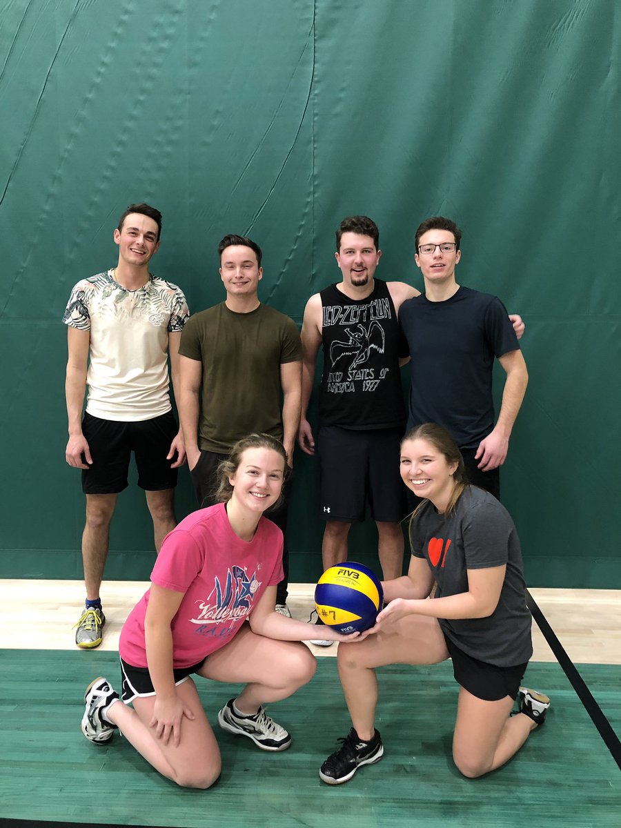 Our volleyball skills were more impressive than our photography skills #Saskatunas #getRECognized <a href="/CampusRecUofS/">Campus Rec</a>