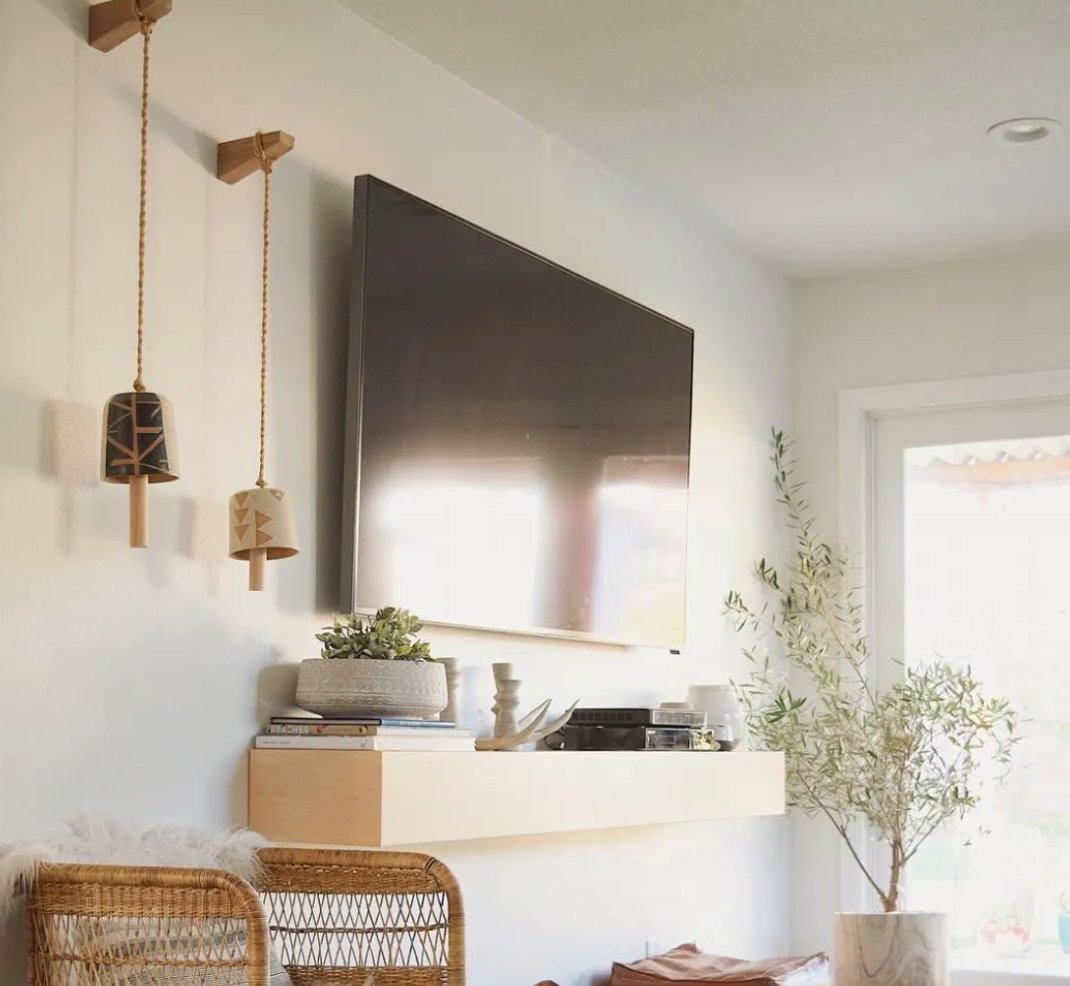 ThompsonAndCo_'s tweet photo. Meet ceramic bells: 2020’s answer to last year’s woven wall hanging trend
.
.
.
.
.
.
.
.
#ThompsonAndCo #REMAX #REMAXHallmark #Realtor #RealEstate #OttawaRealEstate #MyOtt #Canada #OREB #CREA #OREA #InteriorDesign #InteriorDecor #DreamHome #Homes 
source: https://t.co/KbIGrkr4OY https://t.co/gxFI7dsNzb