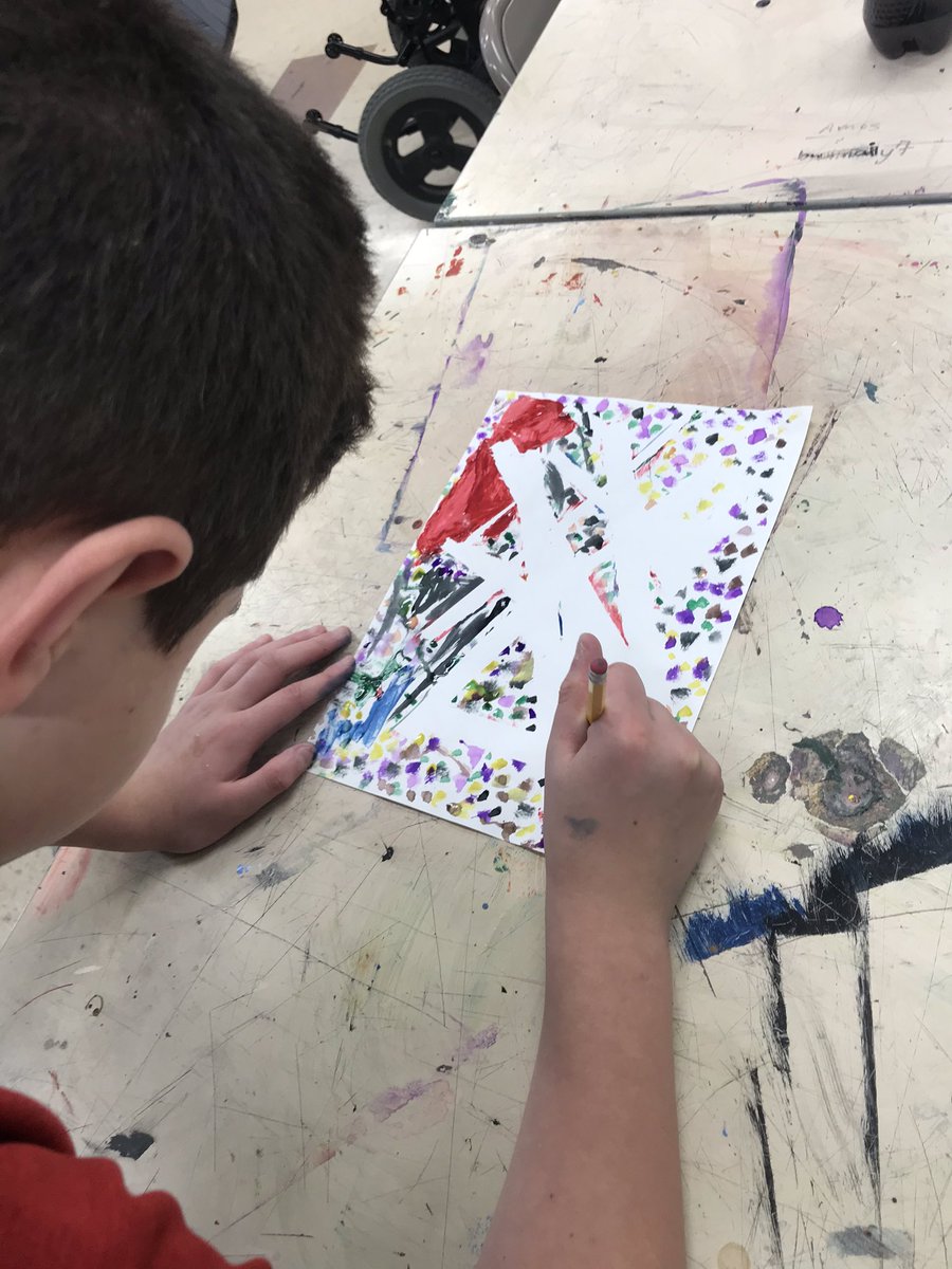 CGawNPHSArt's tweet image. Fall art show was two weeks ago but @NPHighSchool artists are still going to town! @SouthernHancock #selfexpression #creativity #problemposing #arteducation @twoducks