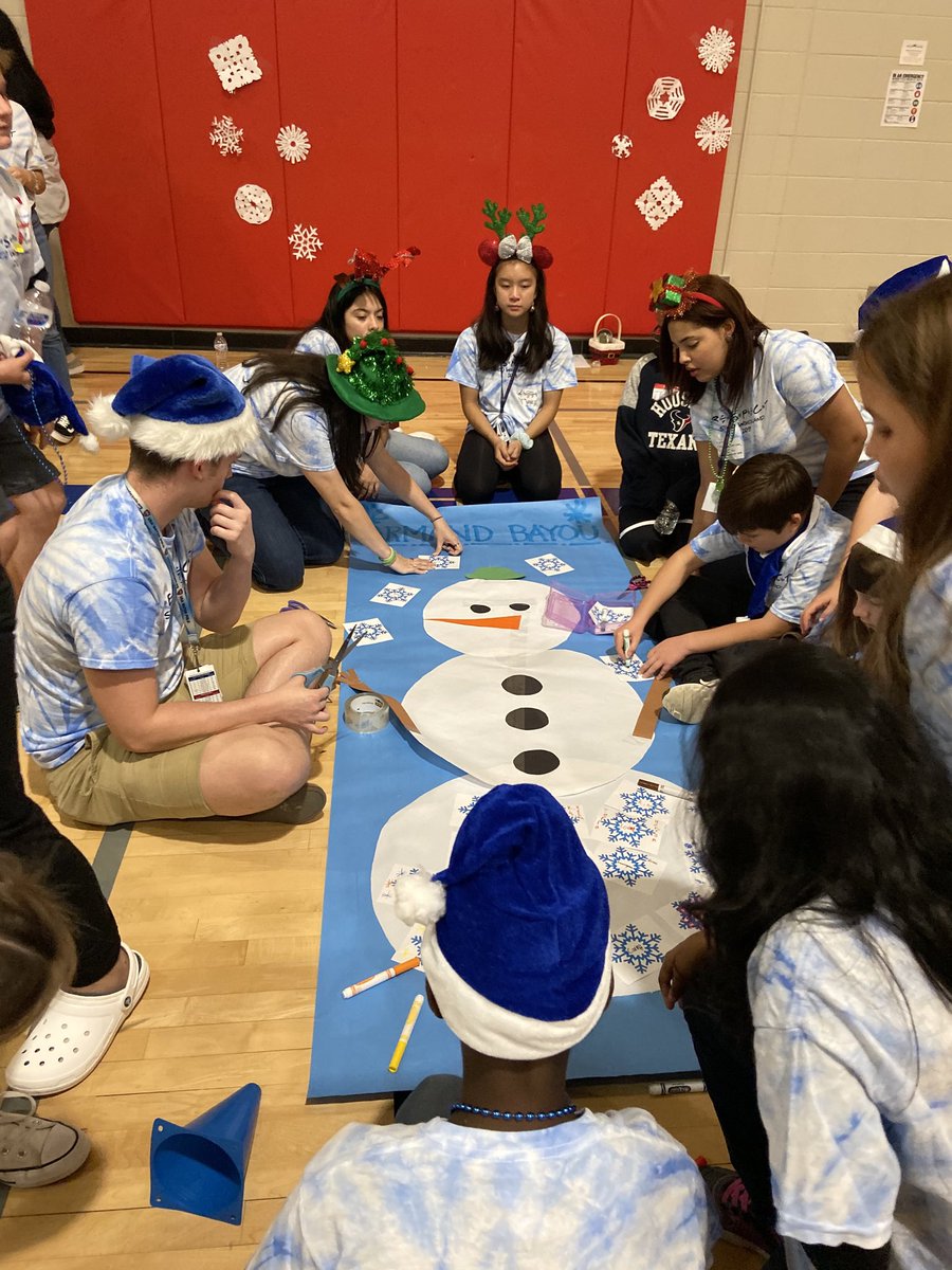 hollyshughes's tweet photo. ⁦@Clear_LakeHS⁩ ⁦@CLHSStuCo⁩ Thank you for bringing #ccisdcorevalues to life for our youngest student council members today!  Truly an exceptional day of student leadership!  #futureleaders #futureteachers #bestdayever #ccisdlearns https://t.co/5ZXEYfTUuR