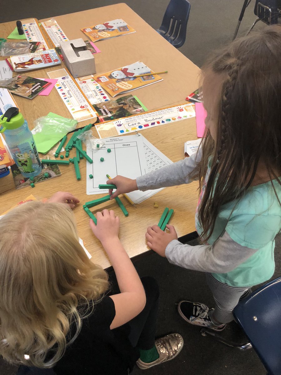 erinn_chavez's tweet image. Double digit subtraction with regrouping!!! Thank goodness for manipulative! #partnermath