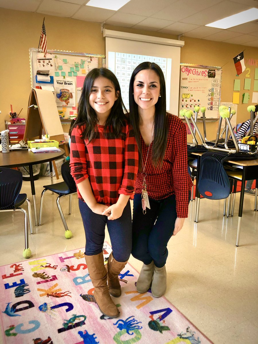 MsVarelasClass's tweet image. Matching with my sweet little bee today 💕🐝