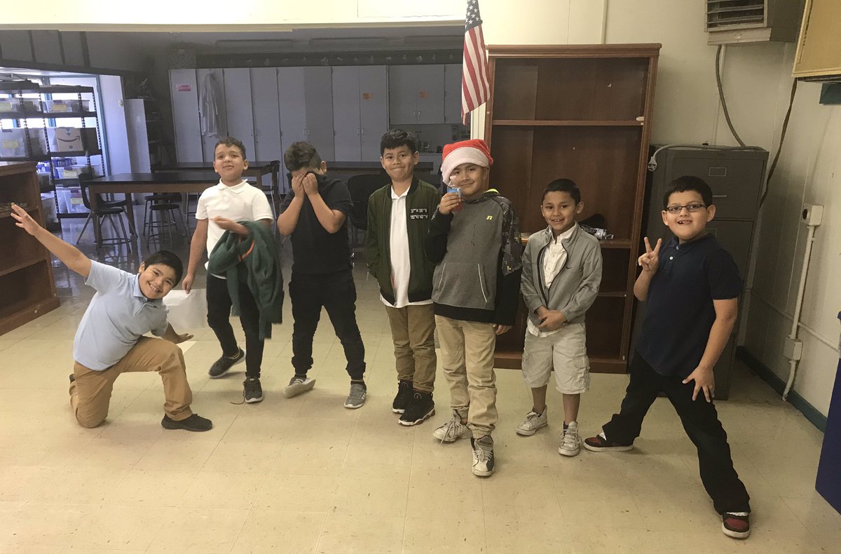 BVCoog13's tweet image. 3rd grade at @PortHoustonES brought it in today’s discussion! @HISD_ATMP #AscendingToMen #ATMP #ATMProject #Mentoring