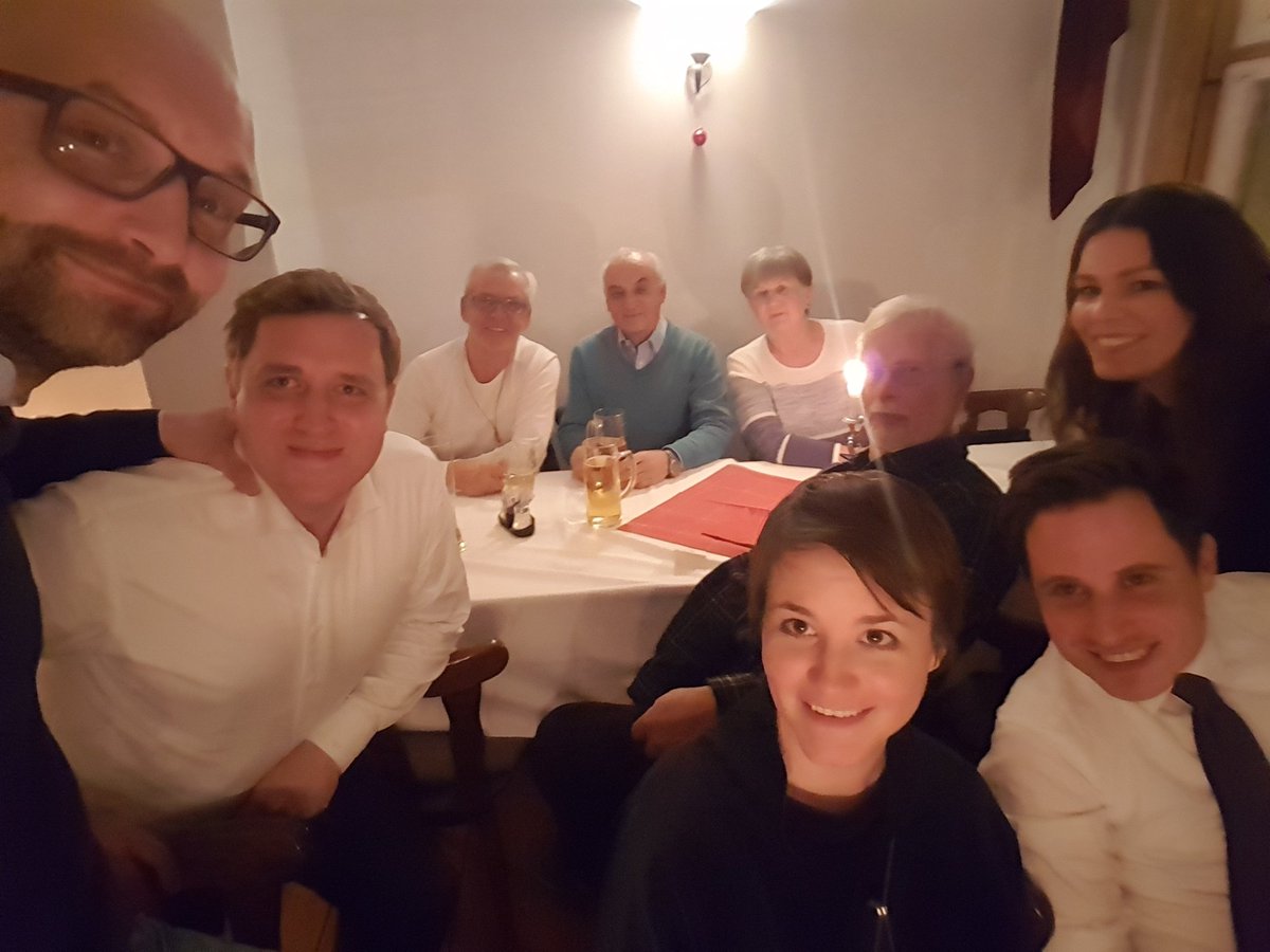 Tobias Kohl (@twecht) on Twitter photo Jedes Jahr immer wieder schön und das Jahreshighlight: die Weihnachtsfeier der <a href="/cdupankow/">CDU Pankow</a> Nord mit <a href="/_GLudewig/">Gottfried Ludewig</a> am Klavier und einem laut singenden Ortsverband. 👌🏻 Jedes Jahr immer wieder schön und das Jahreshighlight: die Weihnachtsfeier der <a href="/cdupankow/">CDU Pankow</a> Nord mit <a href="/_GLudewig/">Gottfried Ludewig</a> am Klavier und einem laut singenden Ortsverband. 👌🏻