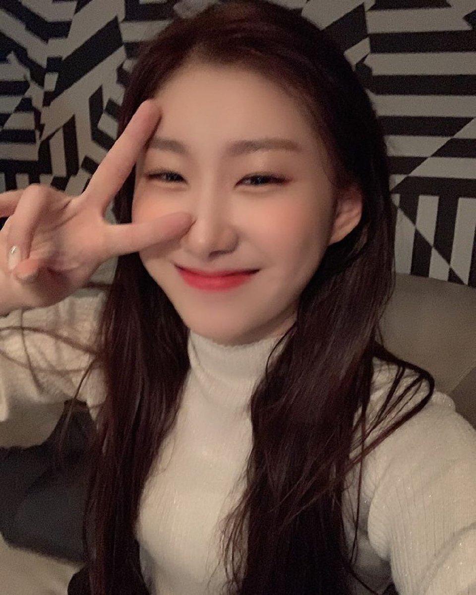 LCRY001's tweet image. ⠀⠀🎠 : 어제 루이비통메종 축하공연 다녀왔어요 💕 
#믿지 ~ 기분 좋은 밤 되길 바라요 💕 
자카르타 쇼케이스도 잘하고 갈게요 💕