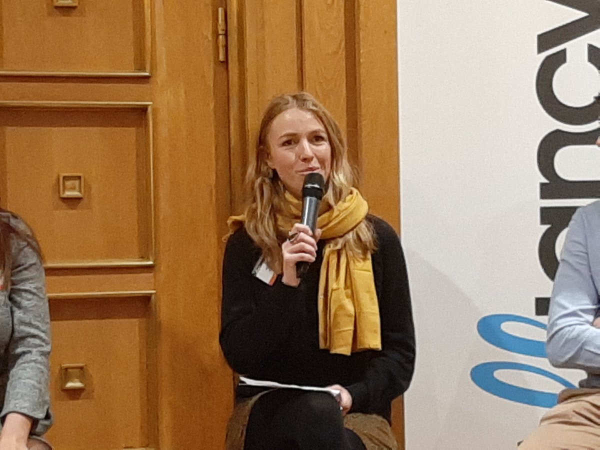 Alliancy_lemag's tweet photo. #LeCDP - @AnaisBlar (@Recommercegroup) :  "Avant même d'être vendu, un smartphone parcours 4 fois le tour du monde et nécessite 70 matériaux pour le fabriquer" #environnement https://t.co/6ctuJfHQH0