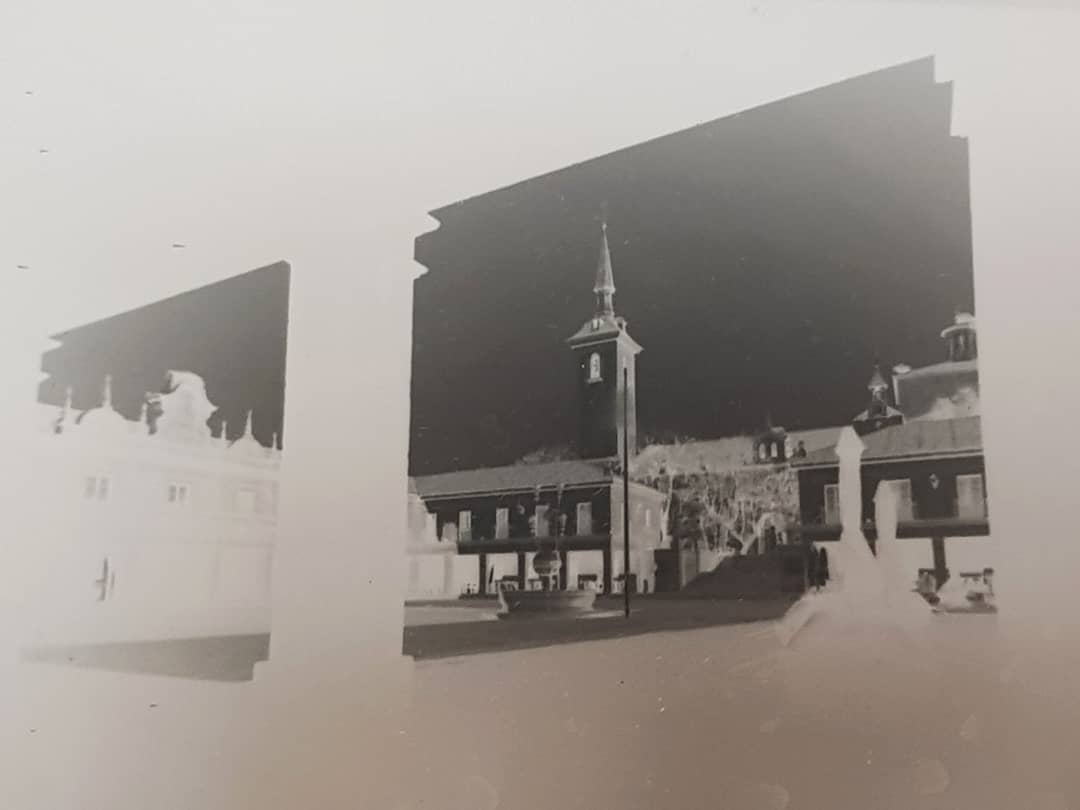 JulioVet_photo's tweet image. Plaza de #Brunete con #Polaroid665 (tb negativos!) y #Polaroid669 😎 #packfilm #vintagecamera  #expiredfilm #instantphotography #ishootfilm