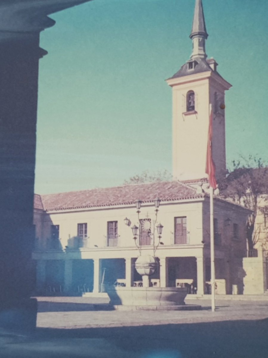 JulioVet_photo's tweet image. Plaza de #Brunete con #Polaroid665 (tb negativos!) y #Polaroid669 😎 #packfilm #vintagecamera  #expiredfilm #instantphotography #ishootfilm