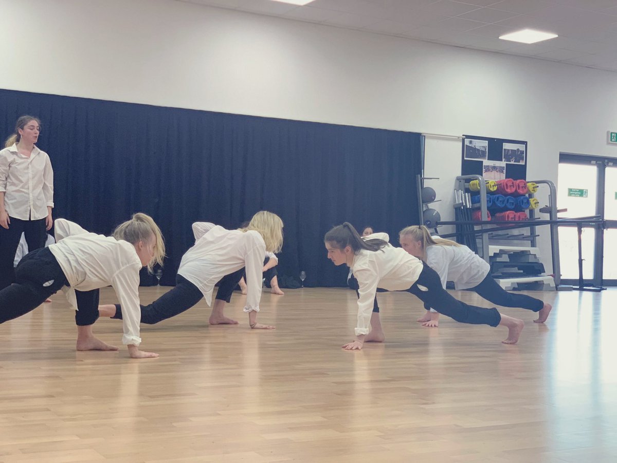 AnnaSenior3's tweet photo. Great day performing at @WykeCollege, thankyou to all the dance students. @WykeDance https://t.co/s2CXs7fCUK