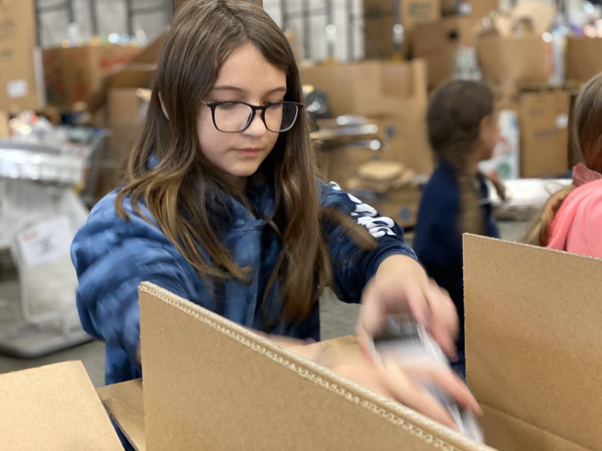 KA_teach's tweet image. Another full day of action! We spent the day learning about food insecurity and how we can make a difference. @ACFB #WednesdayThoughts #aislearns #TakeAction