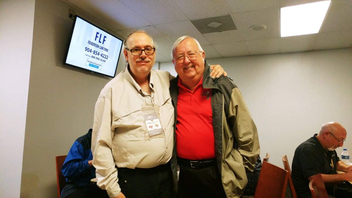 Spent time with legendary Tampa Bay Buccaneers and Florida State Seminoles Broadcaster Gene Deckerhoff on Sunday before the host Jacksonville Jags faced the Bucs. @addeo_louis00 @JeffAdelman @rudedogreyes @RongholtSports @WallbergRenzyPA @ShekBo @MelFarrJr @nickpugliese @DSBA2