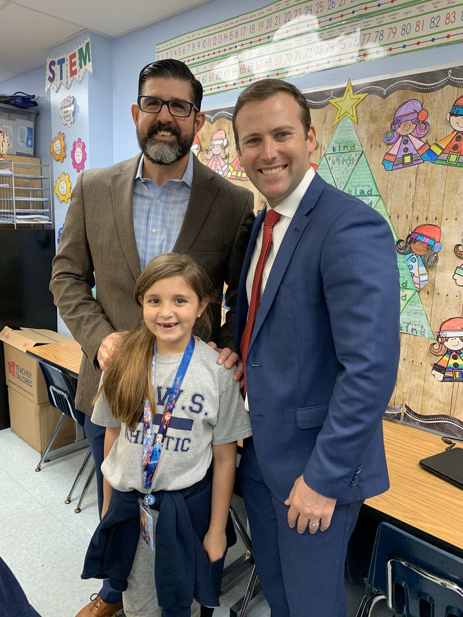 PresMannyDiazJr's tweet photo. A pleasant surprise to welcome Speaker-Desígnate @ChrisSprowls to visit with #PrincessMadison at @SomersetAcadInc Miramar! #ForTheKids https://t.co/4Jz5VXxPe3