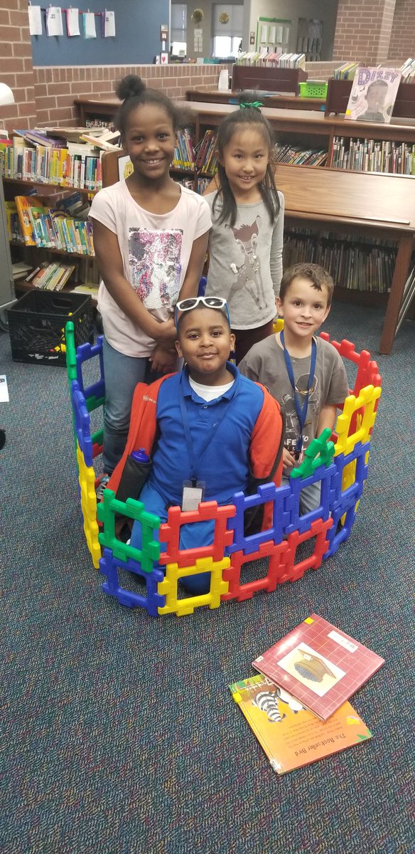 LeopardLibrary's tweet image. I love how creative our @MRobinsonElem students are when given the chance to explore! #makerspacemonth #makinglearningmagical