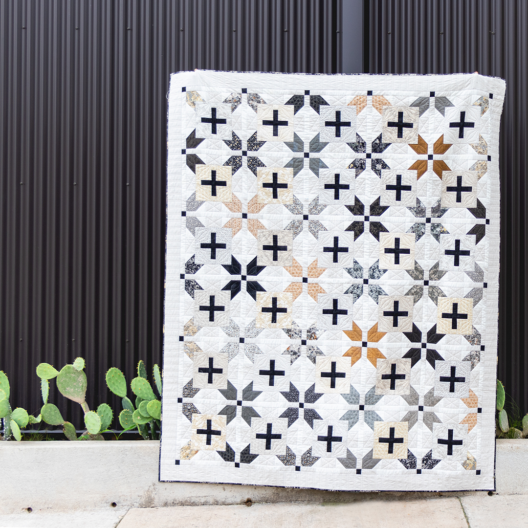 FatQuarterShop's tweet photo. This quilt is the bright side of every day! Quilt kit includes the Silver Lining Quilt Pattern by BasicGrey and Stiletto fabric for the 51” x 64” quilt top and binding. #modafabrics #basicgrey

Shop:[https://t.co/ibBxebrCUS] https://t.co/tKfSf6vk3a