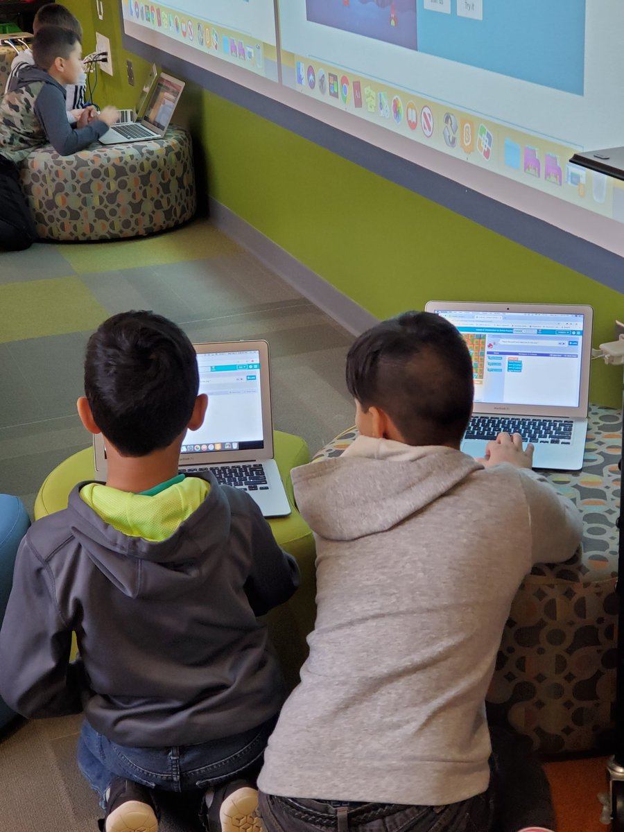 ElsieJohnsonIC's tweet image. 4th grade gearing up for #HourOfCode with @codeorg and their friends! So much fun during #TechTimeWithMsDiBiase @CCSD93 @EJPrincipalD93 @ECJSchool