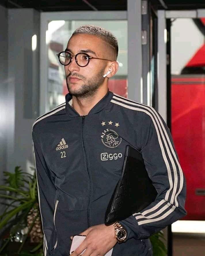 simozidane7's tweet photo. #stop_racism_against_hakim_ziyech
#BallonDor
@francefootball
#المتعصبين https://t.co/V5TnuzQtHL