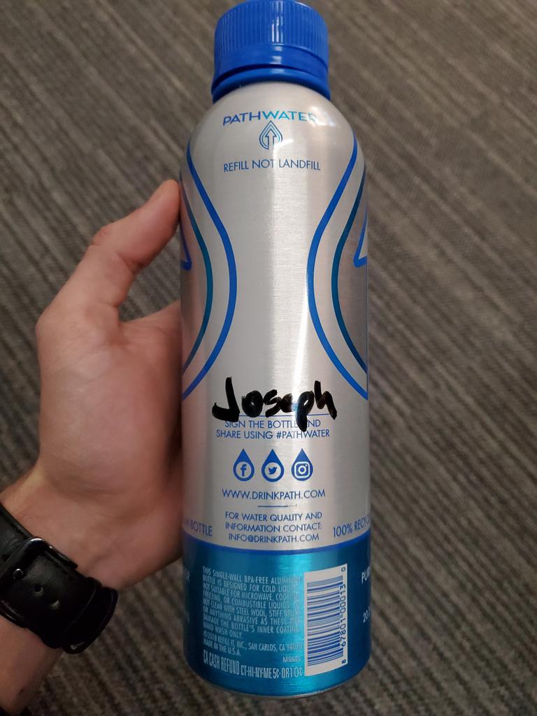 JoDo76's tweet photo. Super cool idea for reusable, recyclable, refillable water bottles. Picked this up in the airport and used it for my entire trip, saving multiple plastic bottles in the process. It's only $2 more than a regular plastic bottle and can be used many more times!

#pathwater https://t.co/dTTeKLjerd