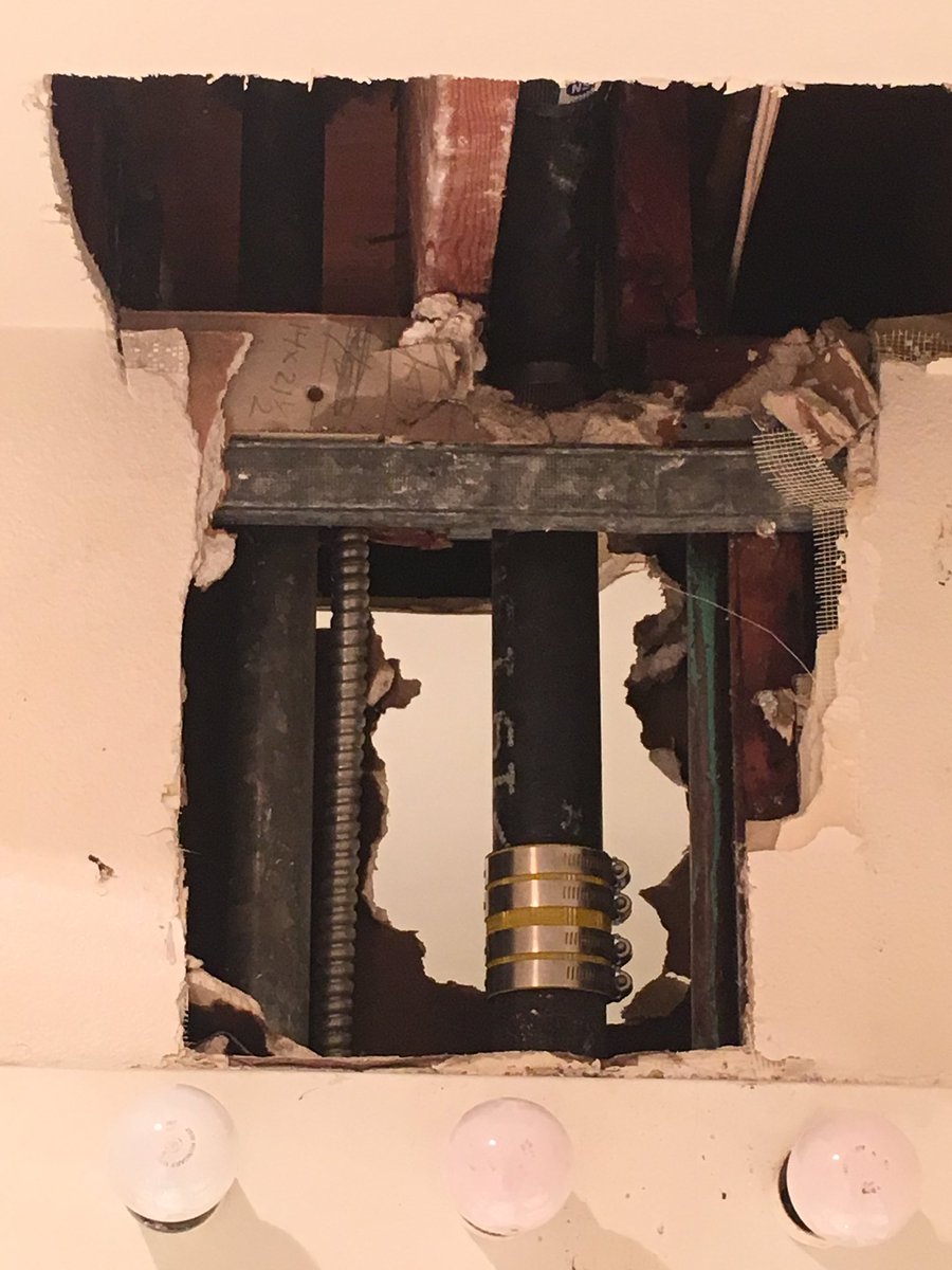 AndyRuther's tweet photo. Update: Now I have a giant glory hole with my neighbor who I think is a child molester. https://t.co/uIIEnJMBEB