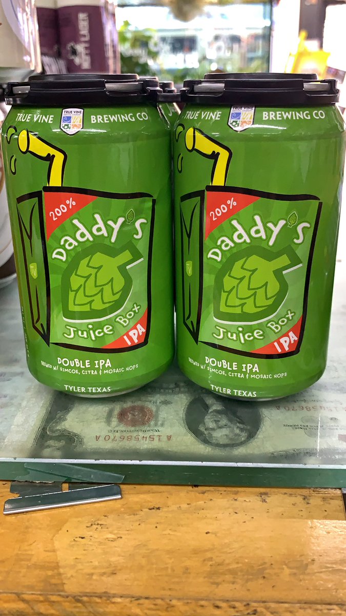 EK-R-qPWoAU41Uv?format=jpg&name=medium