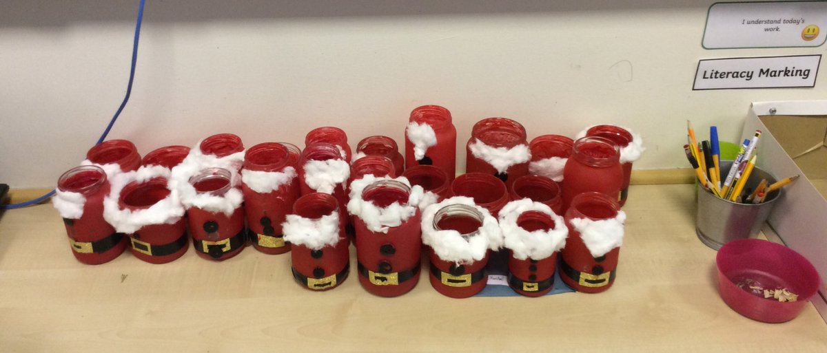 MissLMccoll's tweet photo. Primary 6 made wonderful candle holders 🤩🎄. That’s the Christmas crafts all ready for the school fayre on Saturday 🤶🏼🎅🏽. Of course I had to make one too 💁🏻🥳! https://t.co/9Id4p3J7wn