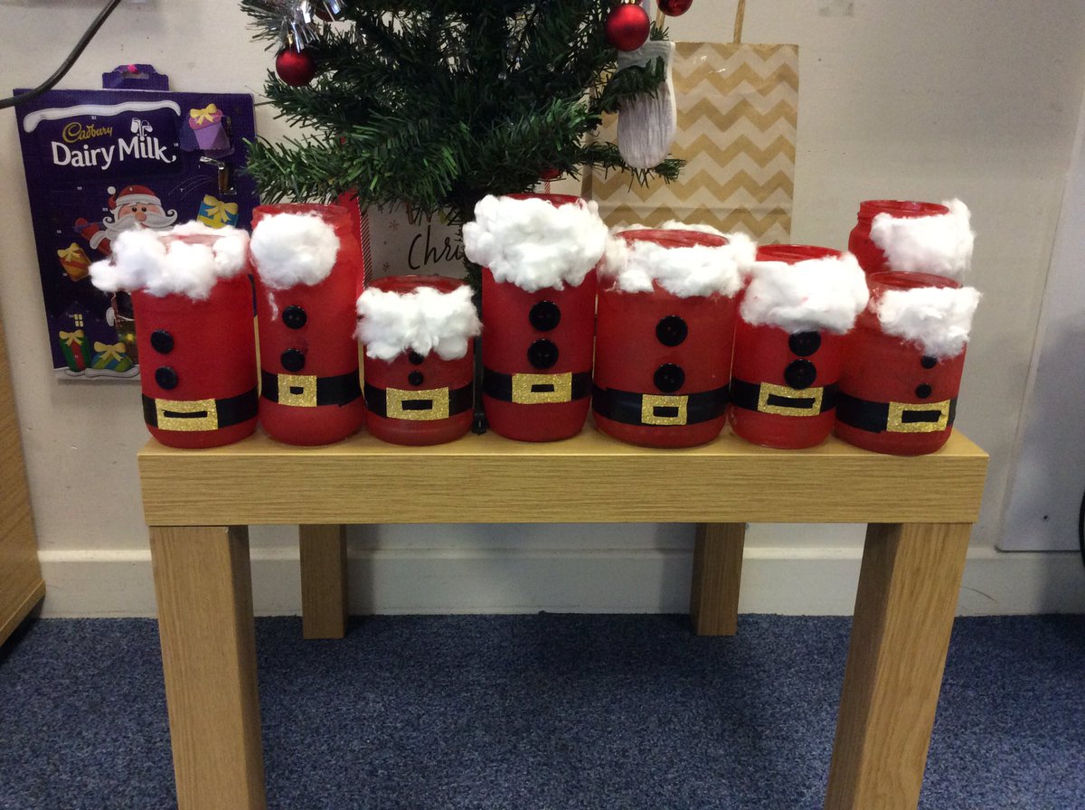 MissLMccoll's tweet photo. Primary 6 made wonderful candle holders 🤩🎄. That’s the Christmas crafts all ready for the school fayre on Saturday 🤶🏼🎅🏽. Of course I had to make one too 💁🏻🥳! https://t.co/9Id4p3J7wn