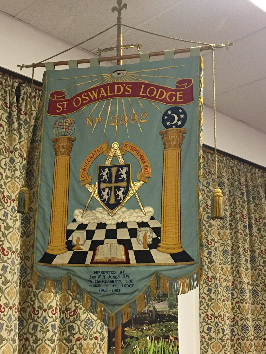 StaffsShropsMMM's tweet photo. Staffordshire and Shropshire Mark Masters and Royal Ark Mariners on tour at St. Oswalds Craft Lodge, No. 2992 in the Province of Cheshire @ShropshireMason https://t.co/OHVRBQowdv