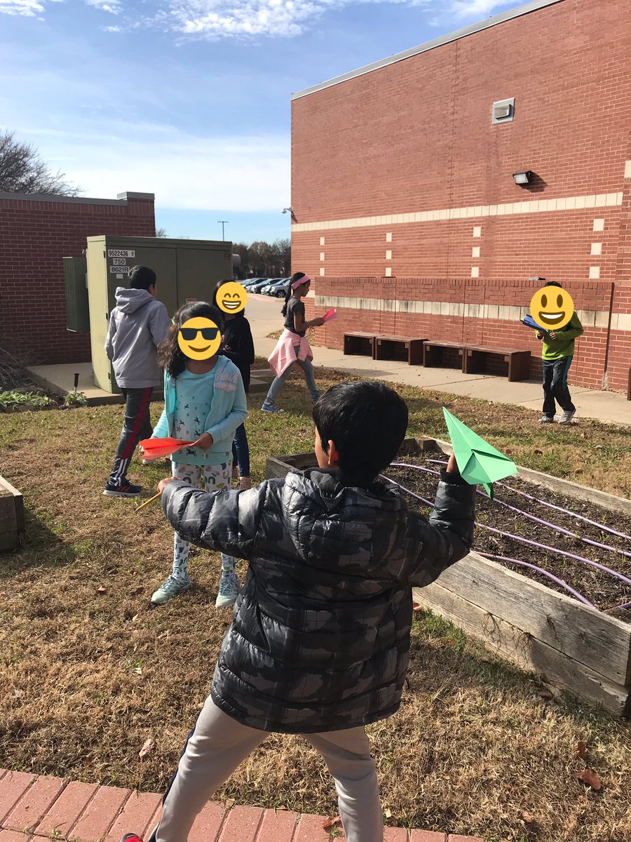 Ms. Ward tweet media