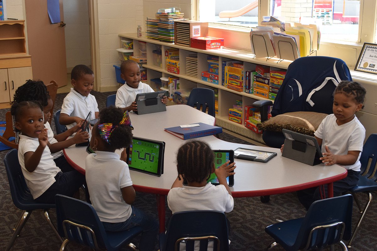 NPSchools_VA's tweet image. #BerkleyCampostellaECC will celebrate its @Apple Distinguished School status during a special event this Friday. #LearningThroughTechnology #TechnologyRocks!
Full release can be found here: bit.ly/2RkaVXJ