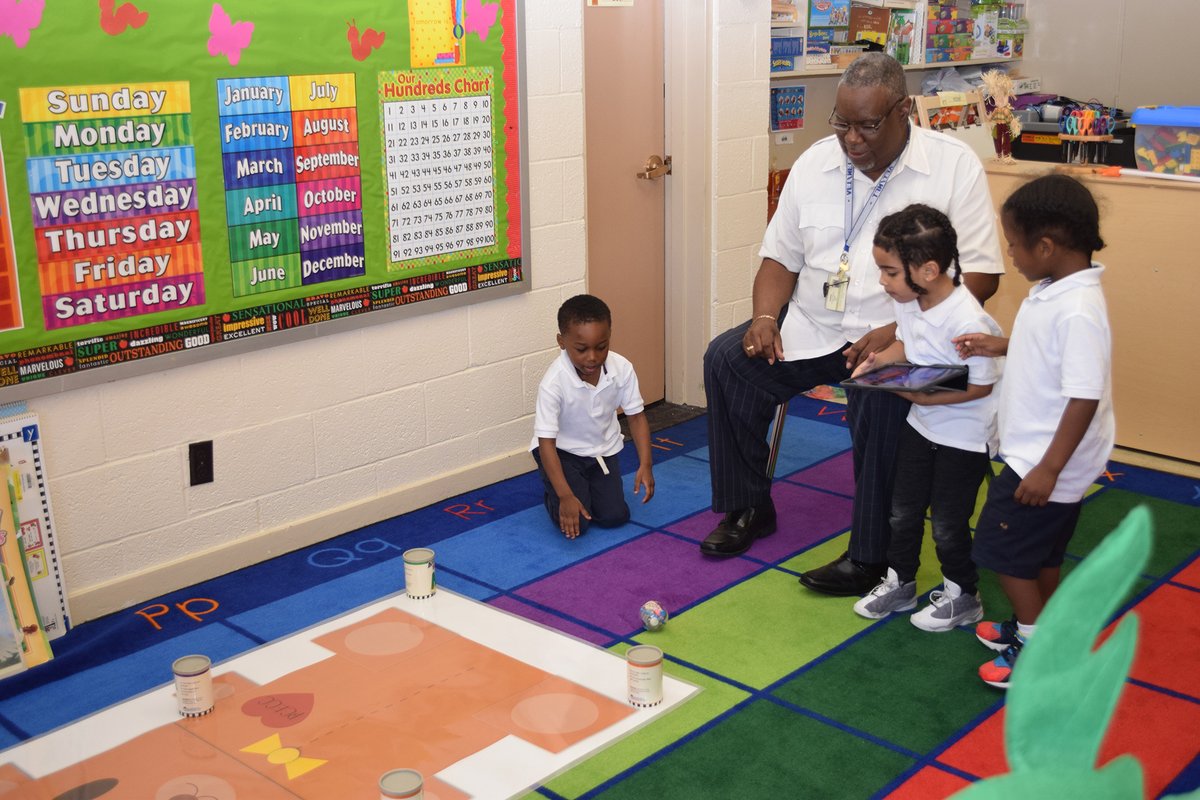 NPSchools_VA's tweet image. #BerkleyCampostellaECC will celebrate its @Apple Distinguished School status during a special event this Friday. #LearningThroughTechnology #TechnologyRocks!
Full release can be found here: bit.ly/2RkaVXJ