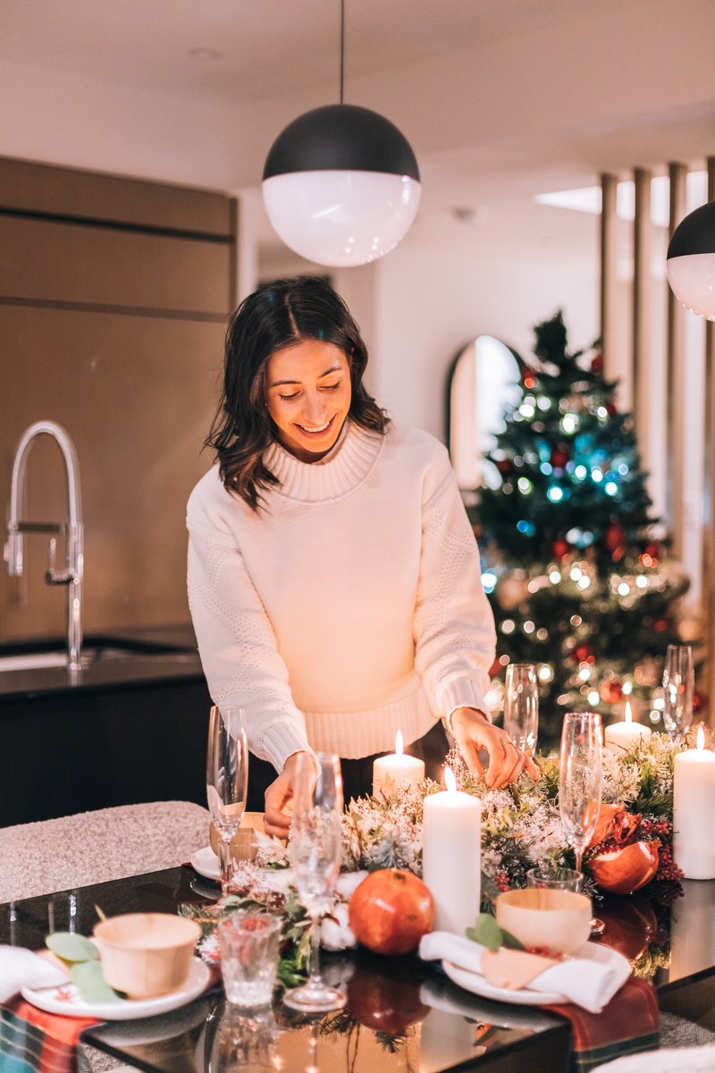 For our new Shift Penthouse, we invited influencer <a href="/RandaSalloum/">Randa Salloum</a> to decorate our new Display Suite for the holidays using only sustainable practices and materials. View her decorating tips now available on our Instagram account: ow.ly/nIUv50xs566

#AragonForward