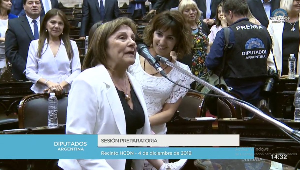 Mabel Caparros (@caparrosmabel) on Twitter photo Juro por el pueblo de mi provincia <a href="/TierraDelFuego/">Tierra del Fuego</a>, por nuestros veteranos, por los compañeros desaparecidos y por los millones de argentinos que tenemos hoy bajo la linea de probeza. 🙋♀️💜💪💚🇦🇷 Juro por el pueblo de mi provincia <a href="/TierraDelFuego/">Tierra del Fuego</a>, por nuestros veteranos, por los compañeros desaparecidos y por los millones de argentinos que tenemos hoy bajo la linea de probeza. 🙋♀️💜💪💚🇦🇷
