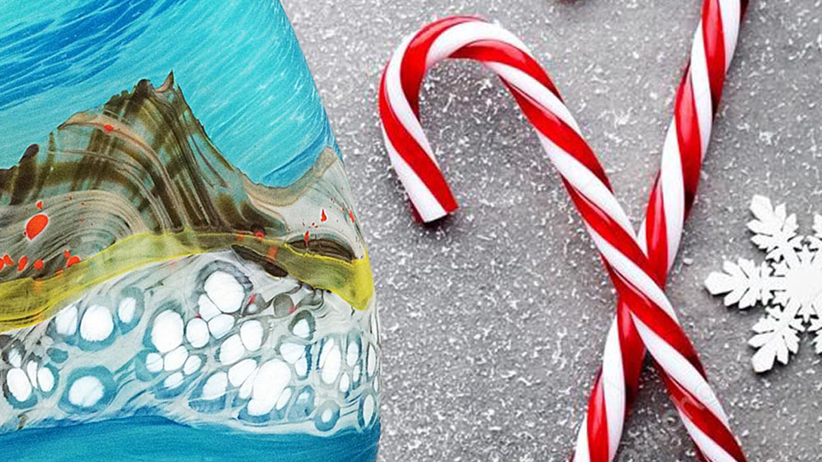 Shop online on lavaglass.nz and receive a free gift and free worldwide shipping. Our #Christmas gift for you is a glass candy cane decoration handmade by master #glassartist #LyndenOver. This gift comes with any online purchase. Promo ends on the 25 December 2019.
