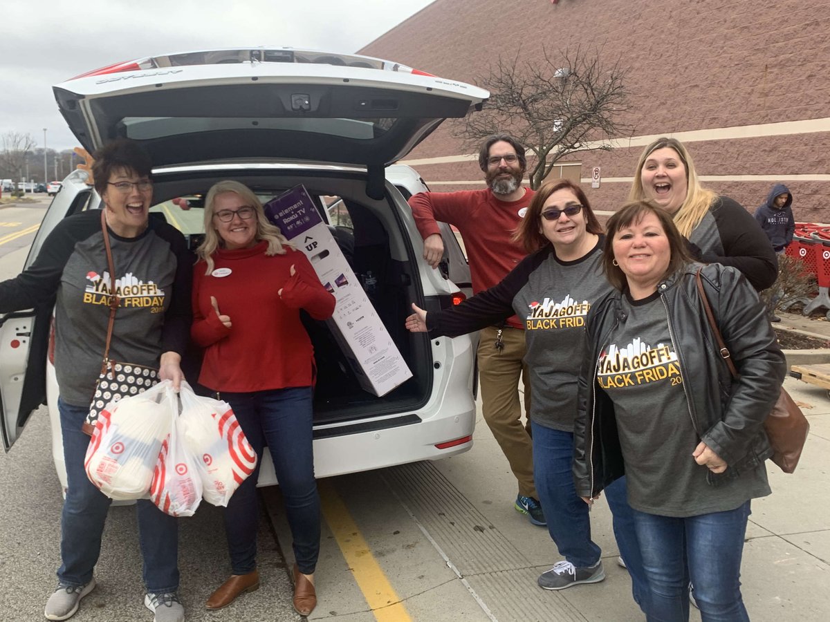Our Black Friday winners.... stuffed a 65” TV into the 2020 Honda Odyssey at Target last week! Fun... classy... and room for serious shopper cargo! 

#RohrichAdvantage #PittsburghHonda #HondaOdyssey