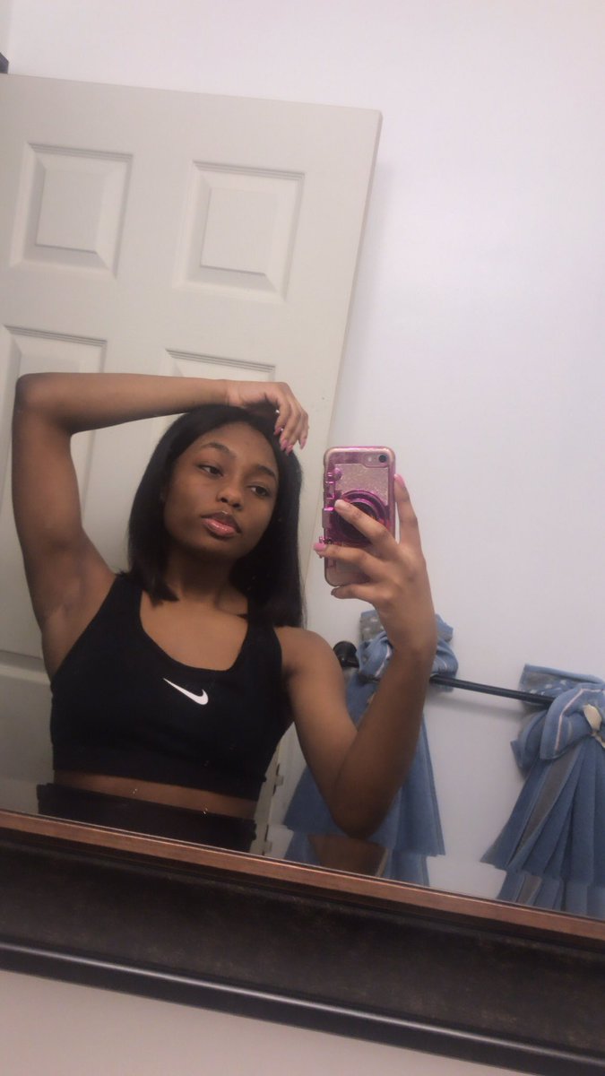 jaymonae7's tweet photo. Can’t let her go no where she too pretty 🤤 https://t.co/6VGxNjUyb8