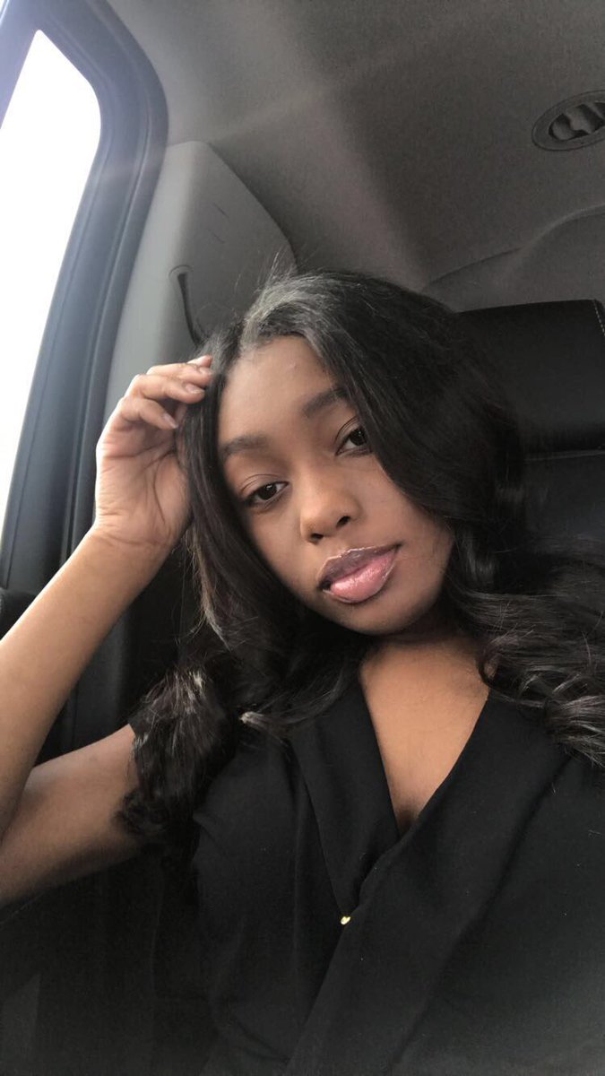 jaymonae7's tweet photo. Can’t let her go no where she too pretty 🤤 https://t.co/6VGxNjUyb8