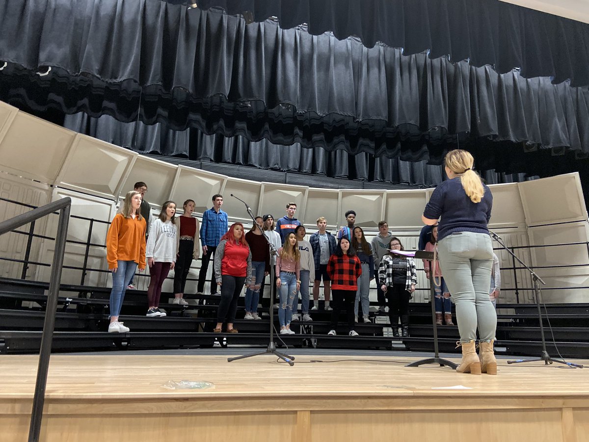 We love 🥰 getting the opportunity to hear the hard work 🤩🤩 of our fellow choirs like @LeeDavisSingers @NewHorizons_LD @leedavischorus  You can hear them too, tomorrow <a href="/7pm/">Huong Le</a> @ LD you aren’t going to want to miss it 😉😉😉