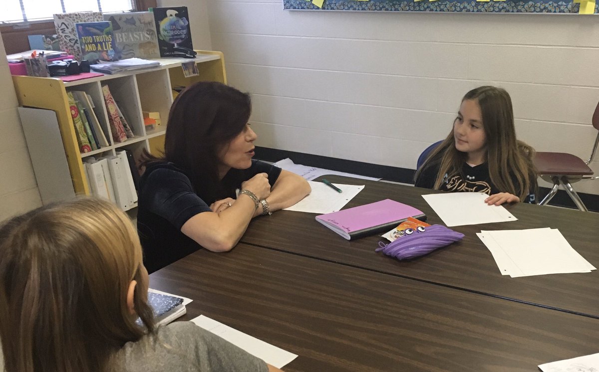 mt5thgrade's tweet image. We learned so much during our visit with @ellyswartz today!  Many kids picked up her books as soon as she left 😍. Thank you, Elly!! #bexleybold