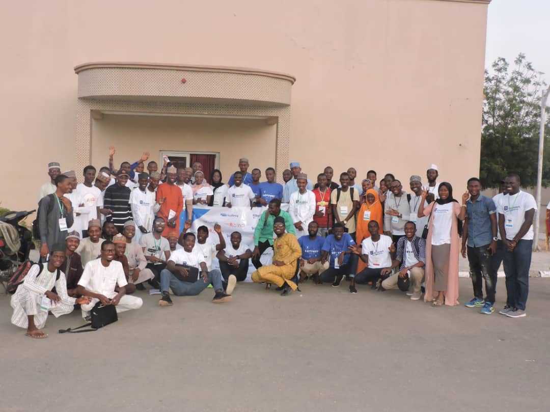 StacksCommunity's tweet image. Shoutout to evangelist, Stephen Sunday, for delivering a great intro to @blockstack at @gdg's #DevFest in Katsina, Nigeria last weekend!
Take a look at his full talk here: youtube.com/watch?v=juRIt3… #BlockstackGlobal