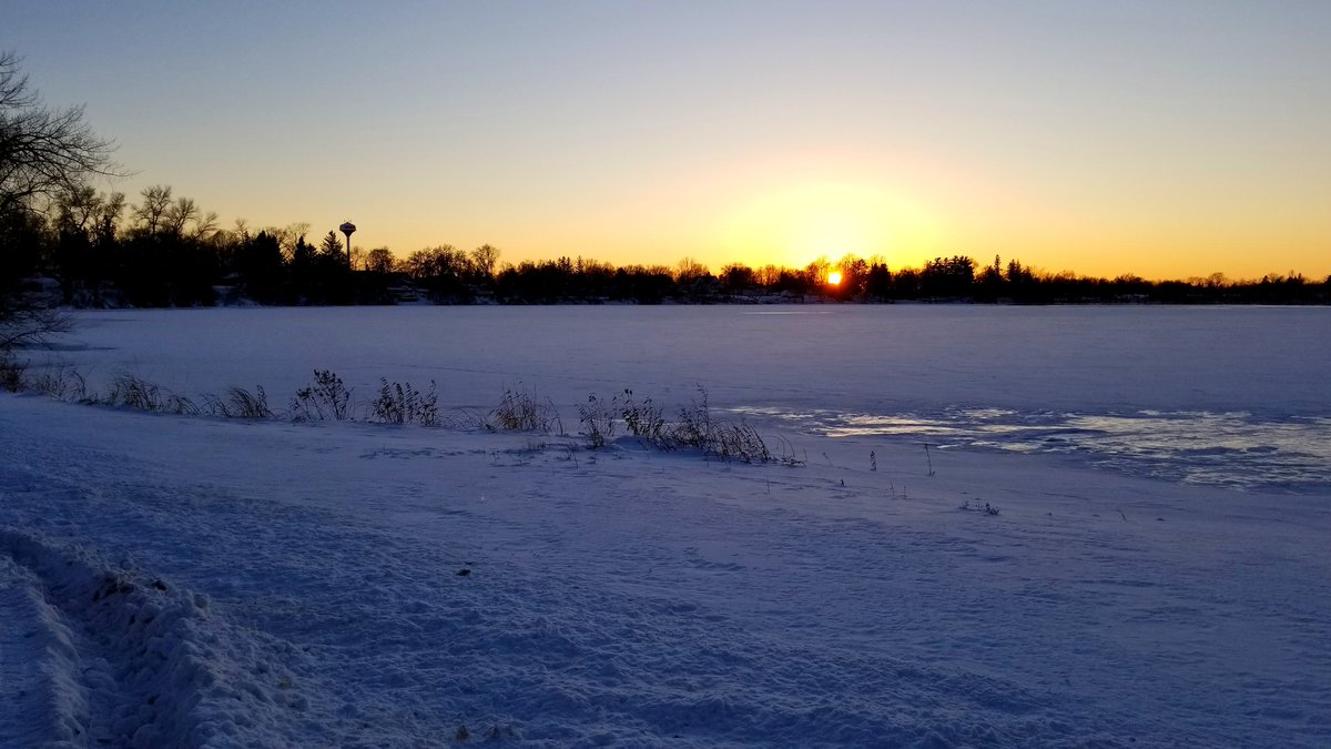 OtterTailCounty's tweet photo. Tonight's #sunset over Underwood, MN was worth watching. #findyourinnerotter #onlyinmn #ruralrebound #livewideopenmn #WednesdayVibes https://t.co/bJKcSzS7Pr