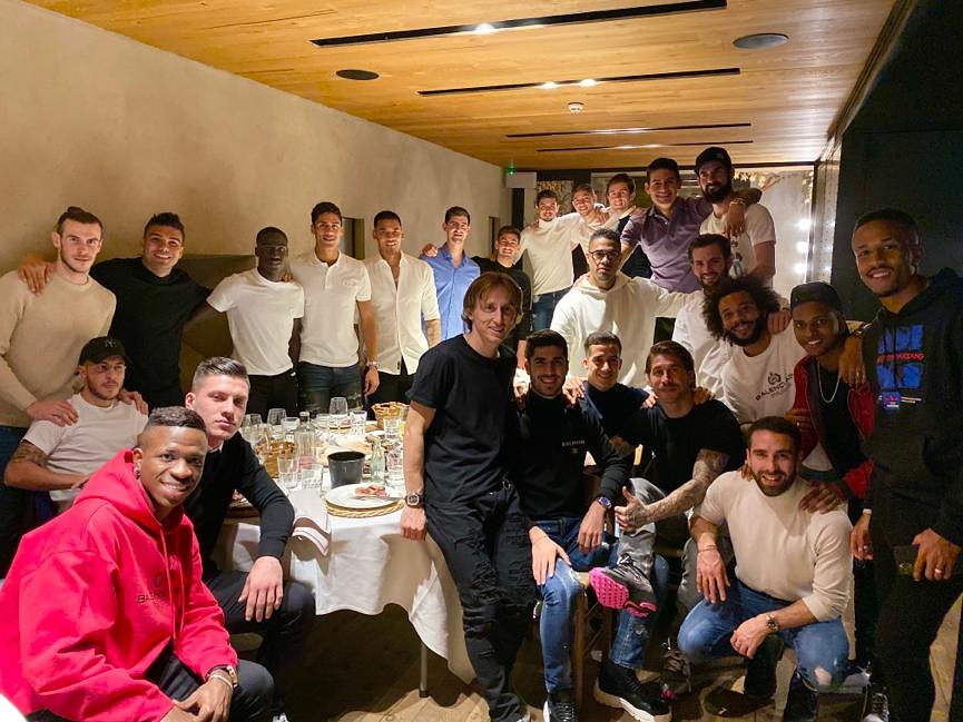 La foto de la cena del Real Madrid, con Eden Hazard a la izquierda.