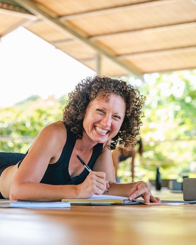 LilaFlowYoga's tweet photo. Lindsay Rodgers, a Lila Flow 2019 grad, is a true ray of sunshine☀️ A salsa dancer, mama of two, and maker of all-natural beauty products, her positive energy knows no bounds and will surely brighten your day. Check out her class!✨LEARN MORE  https://t.co/4F1yLDzcT7 📸 @jtsuhar https://t.co/yyzwNDdRF1
