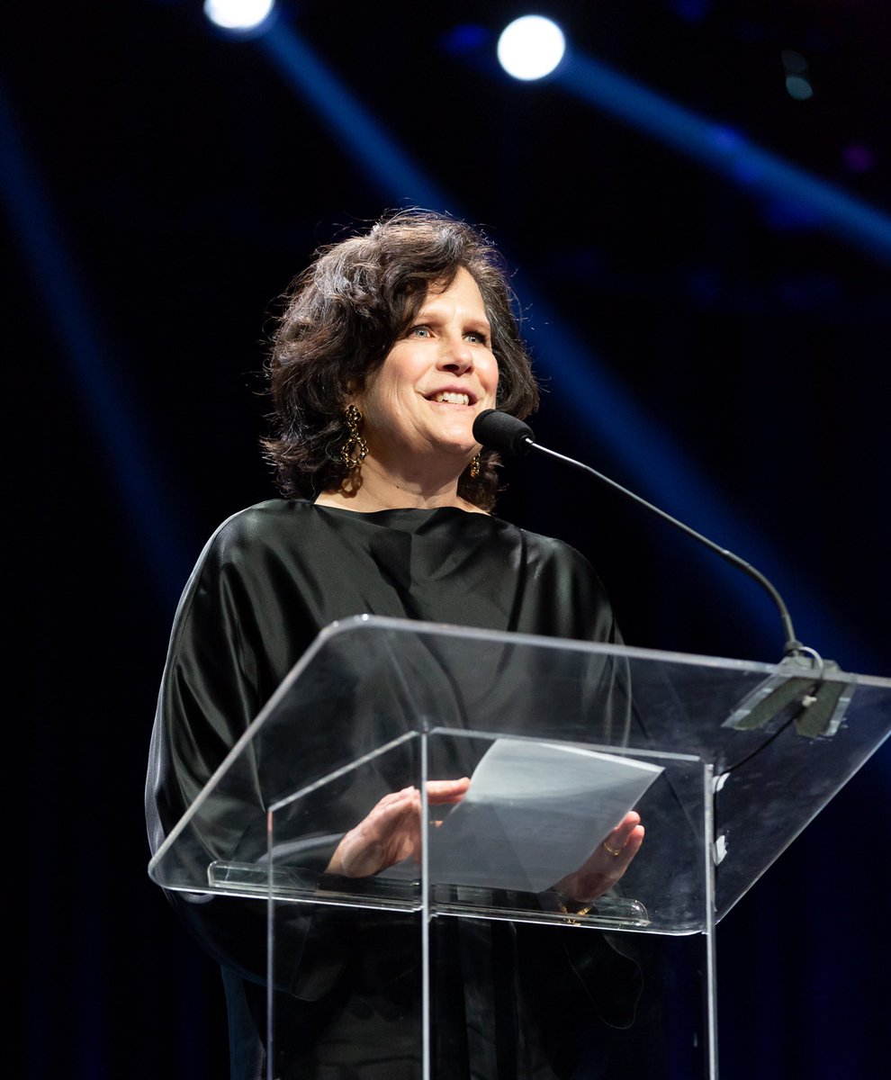 TheMetPages's tweet image. The American Cancer Society’s Hope Gala united more than 350 guests on October 26th to “Never Say Never” in the fight against cancer. The event raised a record $560,000, helping to fund lifesaving research and vital programs and services for those who have been touched by cancer.