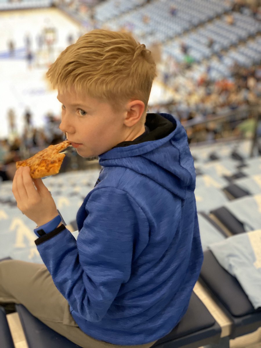 NovaFanGirl2016's tweet photo. #NOVAvsPenn #dominospizza #BeatPenn @dominos @WillDCatVU #section207 #Row26 https://t.co/NdZc1OhJvU