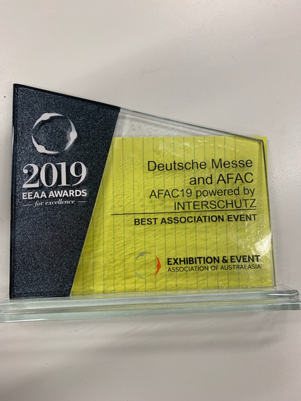 CEO_AFAC's tweet photo. Congrats Aiden Hippensteel from ICC Sydney, the #eeaa2019 Richard Geddes Young Achiever Awardee. Aiden is a @NSWRFS volunteer engaged with the current situation in NSW while continuing work full time. 

AFAC and Deutsche Messe picked up the 'Best Association Event' for #AFAC19 https://t.co/5mMUMDkLU6