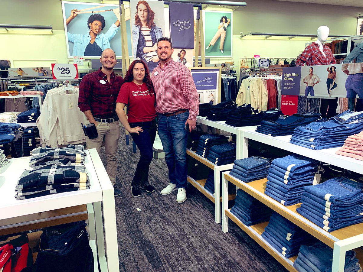 Joe Gosselin (@joeyg85) on Twitter photo T2109 Style consultant Leannie nailing vm standards and crushing comps in RTW! <a href="/RosalinaCampus1/">Rosalina Campusano</a> <a href="/aldenkooken/">Alden</a> <a href="/justinadamburns/">Justin Burns</a> #R300HolidayHeros T2109 Style consultant Leannie nailing vm standards and crushing comps in RTW! <a href="/RosalinaCampus1/">Rosalina Campusano</a> <a href="/aldenkooken/">Alden</a> <a href="/justinadamburns/">Justin Burns</a> #R300HolidayHeros